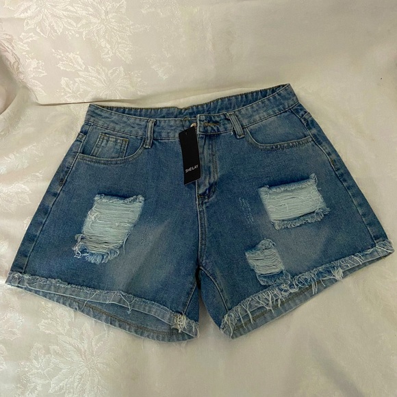 NWT Sheilay Size M Highrise Denim Shorts - Picture 1 of 5